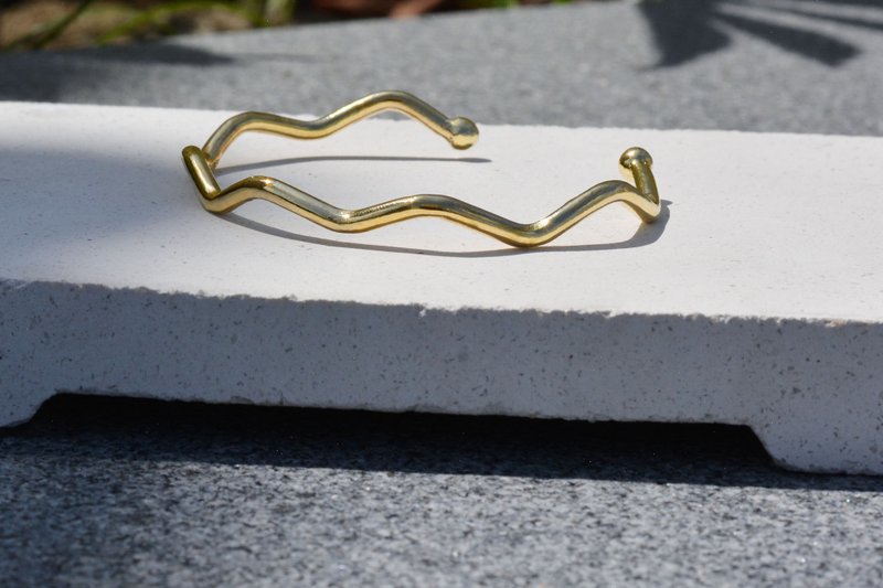 波浪黄铜手环 - 手链/手环 - 铜/黄铜 金色