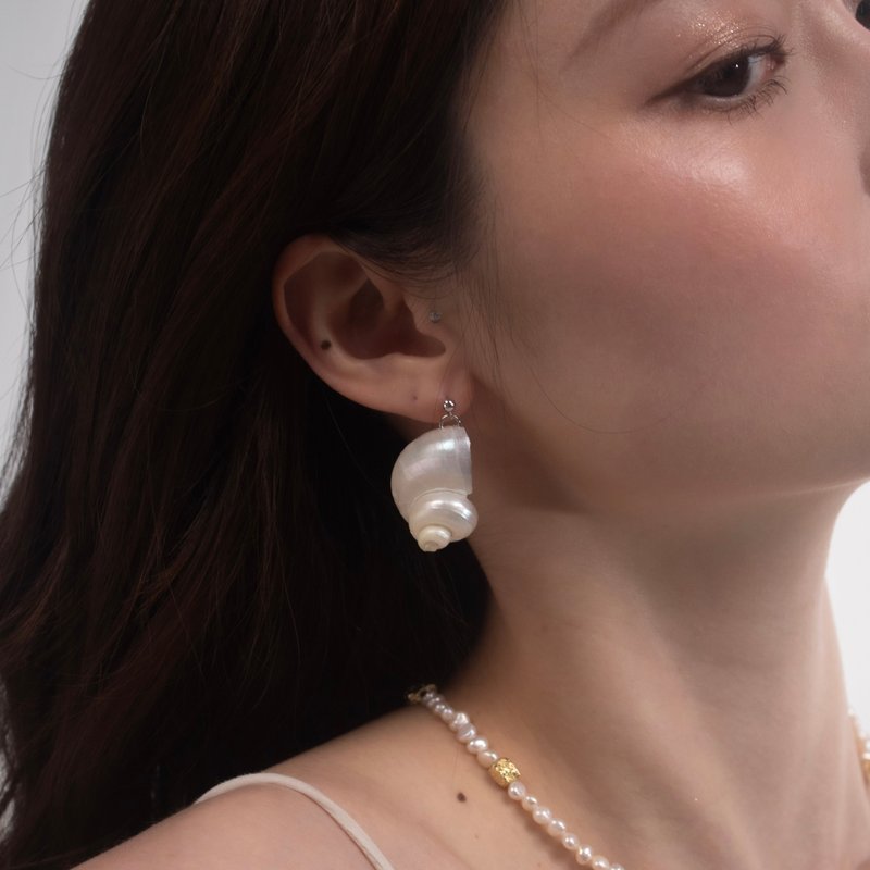 Swirl 纯银天然螺贝耳环・金/银・圣诞礼盒・定制化礼物 - 耳环/耳夹 - 贝壳 银色