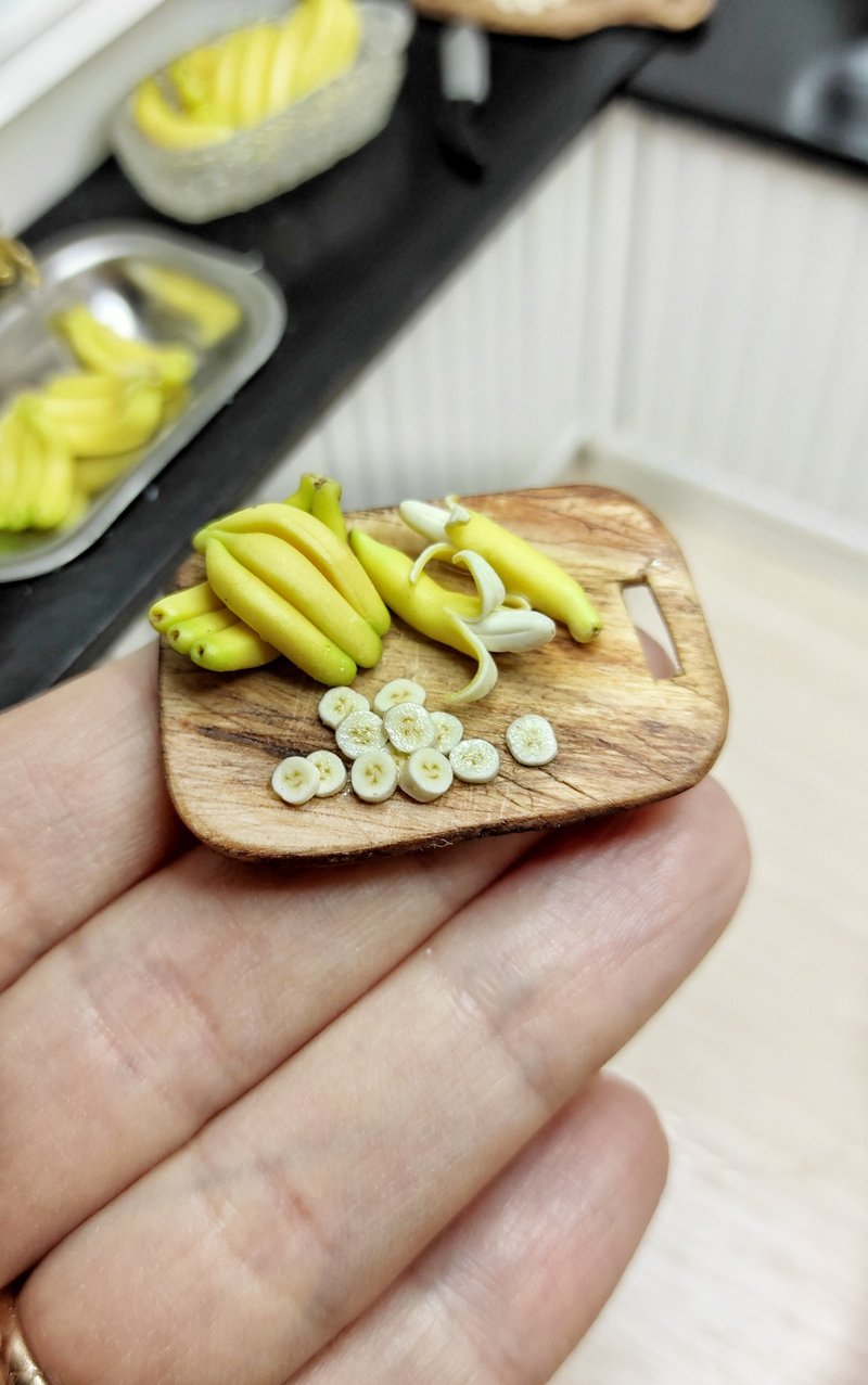 Realistic 1:12 scale bananas, Mini fruit, dollhouse, miniature, restaurant games - 玩偶/公仔 - 粘土 黄色