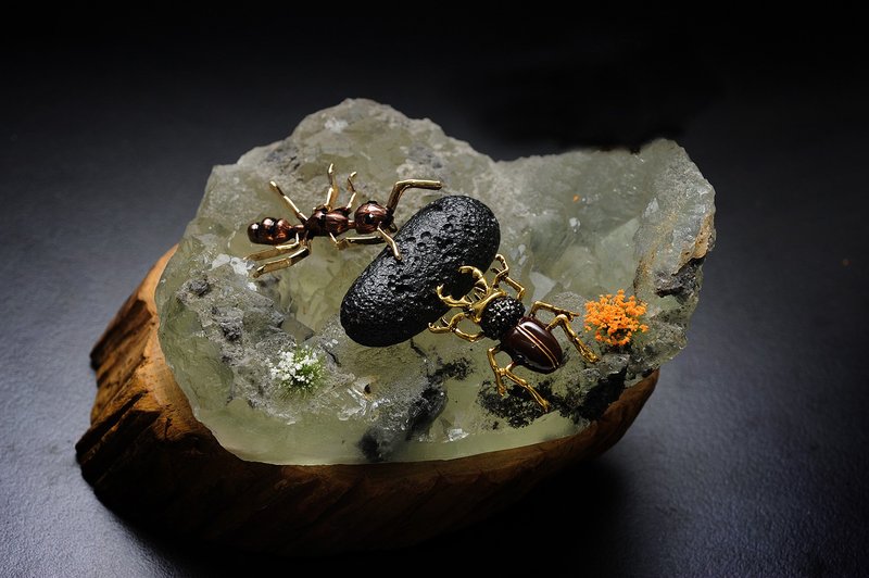 争 天然水晶(绿萤石.黑陨石)矿石/水晶/灵修/开运/招财/破煞/ - 摆饰 - 半宝石 