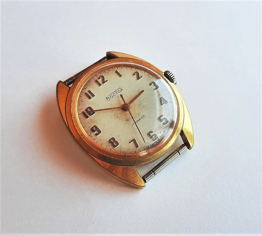 Vostok 17 jewels 2409 A  mechanism Soviet wind up mens wrist watch gold plated - 男表/中性表 - 不锈钢 金色