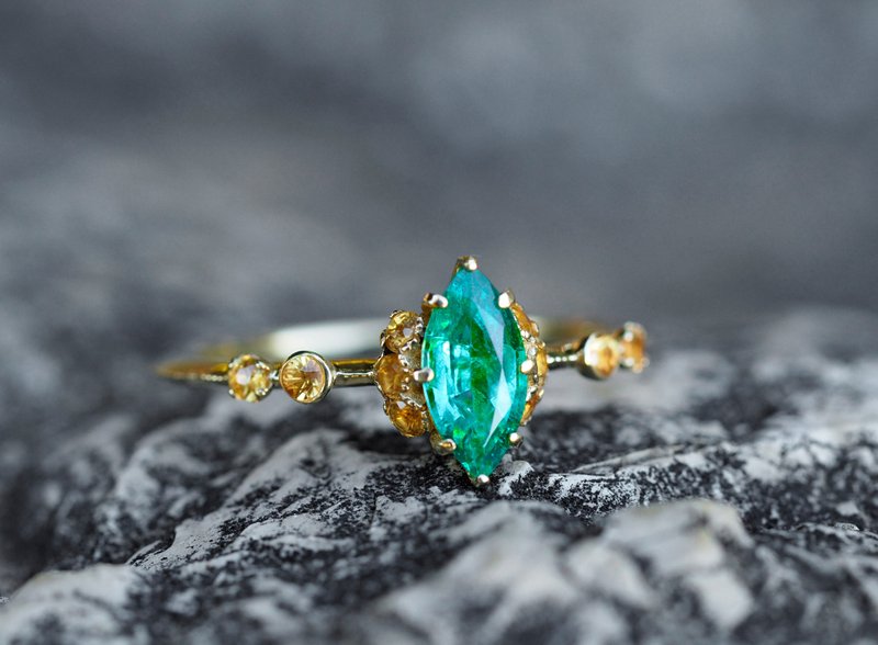 14 karat gold ring with emerald and sapphires - 戒指 - 贵金属 金色