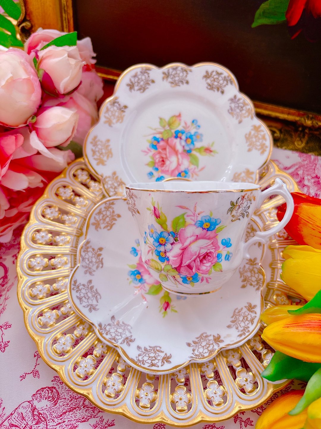 英国制 1950 年代手绘玫瑰 24k 金花形花茶杯咖啡杯古董杯 - 茶具/茶杯 - 瓷 