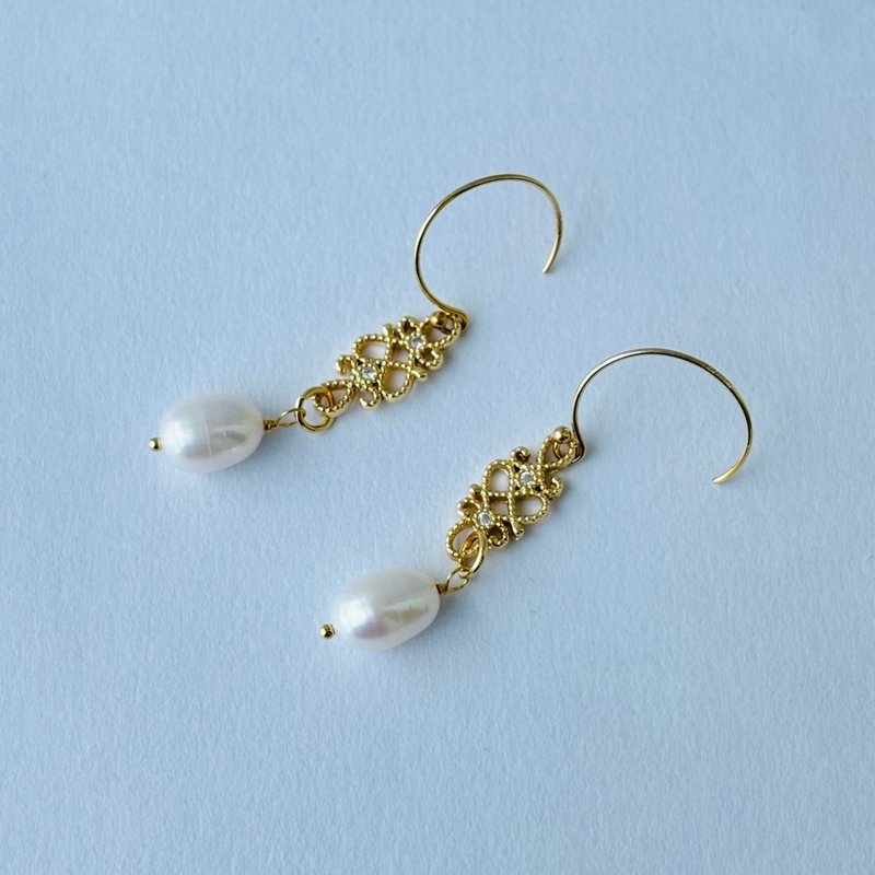 日本淡水珍珠 x 黄铜锆石14KGF耳勾 耳环 轻珠宝 珍珠饰品 珍珠 - 耳环/耳夹 - 珍珠 白色