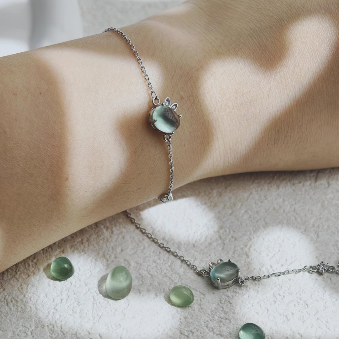 【葡萄石手链】葡萄石兔子 Prehnite S925 纯银 天然宝石手链 - 手链/手环 - 纯银 绿色