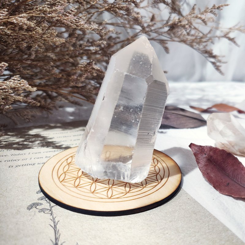 灵山 天然白水晶原矿单尖柱 横纹生长纹完整 附独家能量符文盘 - 摆饰 - 水晶 透明