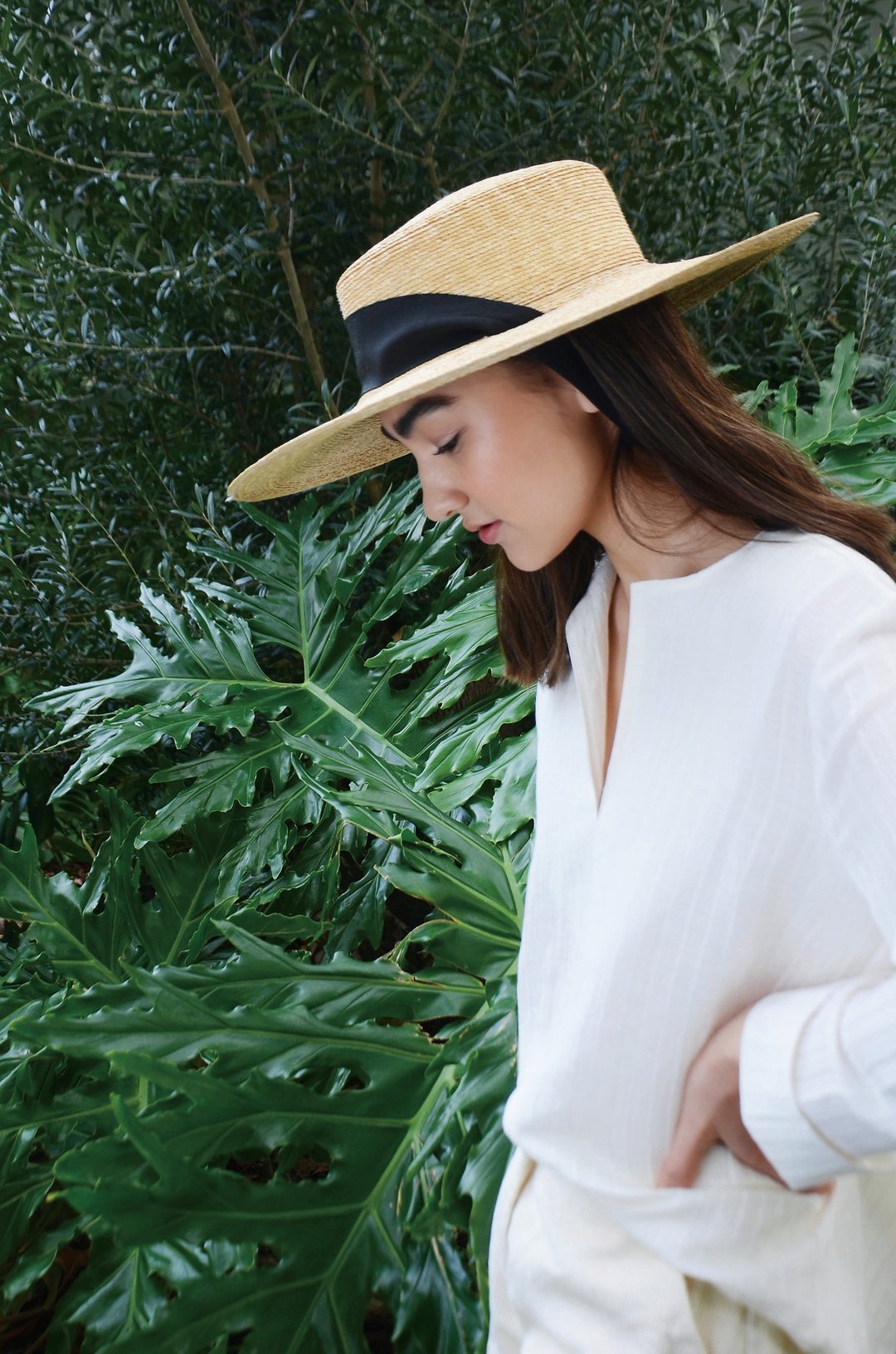 Wide Brimmed Boater Hat with long ribbon Amal - 帽子 - 其他材质 卡其色