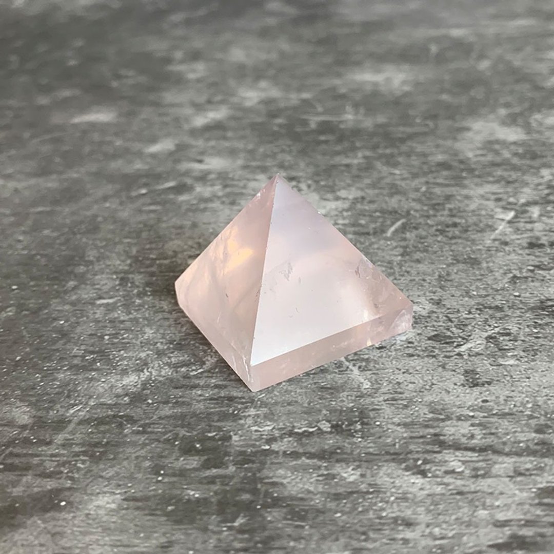 水晶金字塔- 粉水晶 办公室疗愈微景观 设备摆饰 一物一图 - 摆饰 - 宝石 粉红色