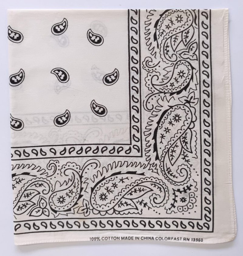 米白色佩斯利图腾头巾，20.5 x 21.5 英寸，RN 13960，100% 纯棉，色牢度佳 - 丝巾 - 棉．麻 白色