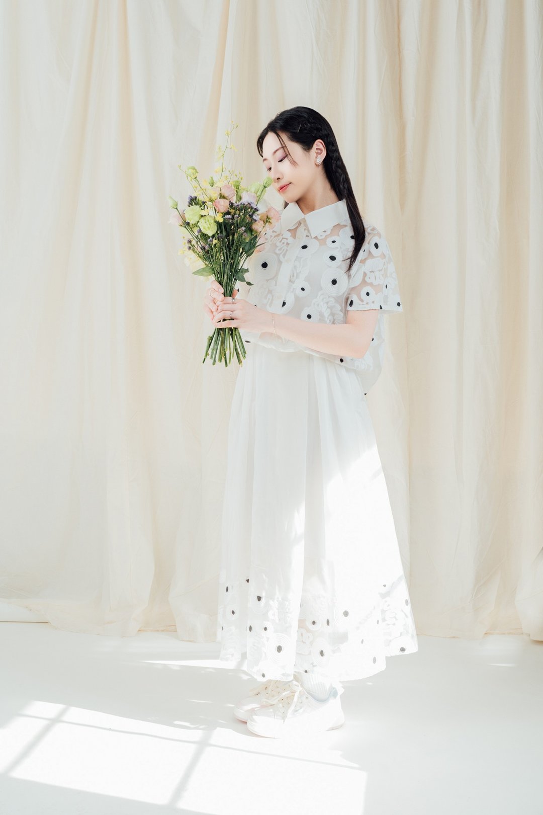 薄纱白花刺绣大圆裙 婚礼洋装 - 裙子 - 其他人造纤维 白色