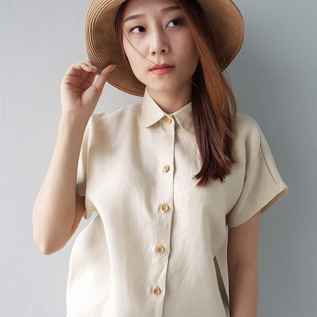 Linen Shirt with Wooden buttons (Short-sleeved)-Ivory - 女装衬衫 - 棉 黄色