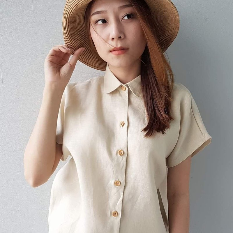 Linen Shirt with Wooden buttons (Short-sleeved)-Ivory - 女装衬衫 - 棉．麻 黄色