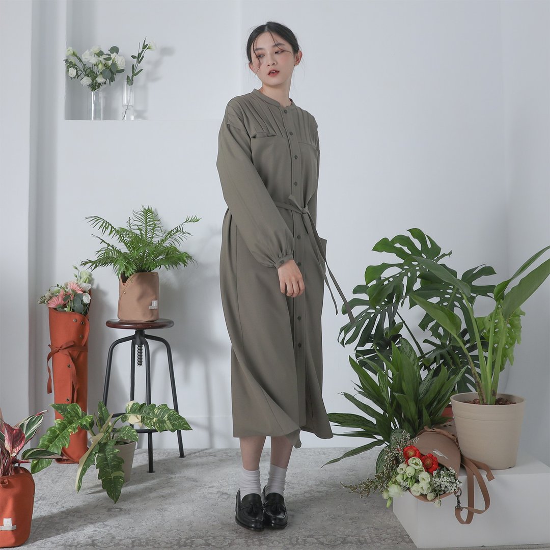 【SUMI x 一帆布包联名】Zhaolu_朝露灯笼袖洋装_22AF104_橄榄 - 洋装/连衣裙 - 聚酯纤维 灰色