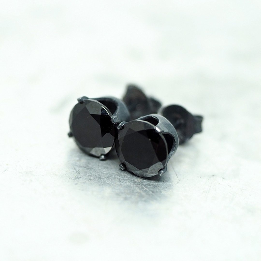 Black Spinel Black Big Stud Earrings - Black Sterling Silver - 8mm Round - 耳环/耳夹 - 其他金属 黑色