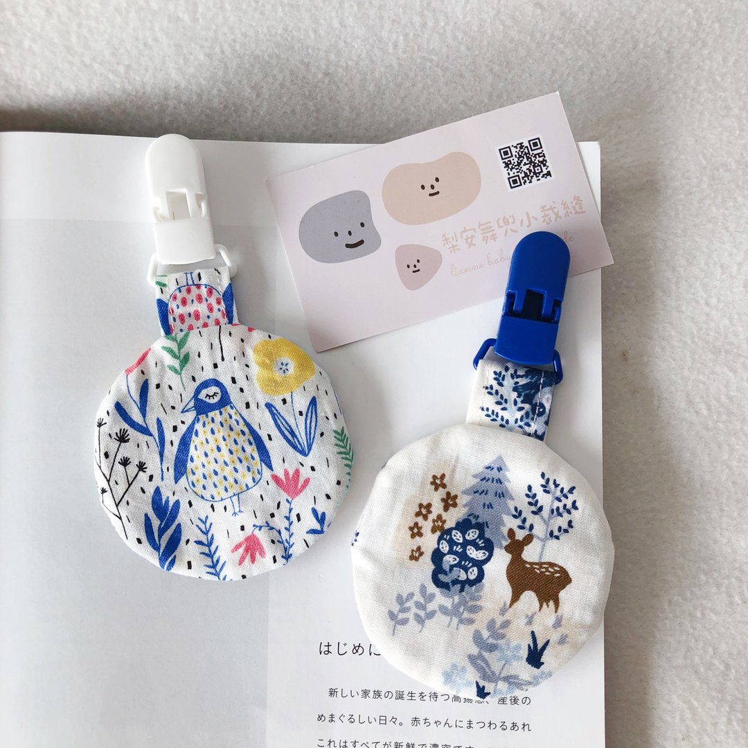 l 企鹅 l 白森林鹿 l 手工圆圆平安符袋 - 平安符/符袋 - 棉．麻 