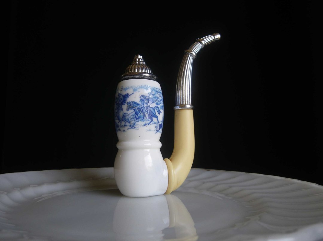 【老时光 OLD-TIME】早期美国雅芳牛奶玻璃古龙水瓶 - 摆饰 - 其他材质 