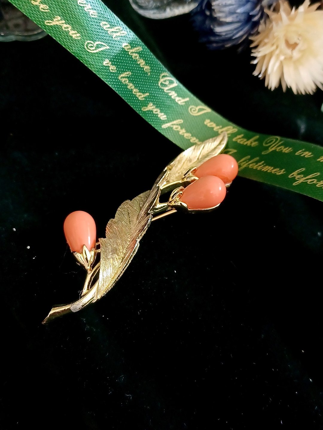 vintage jewelry Sarah cov  金色仿橙色珊瑚叶 别针 - 胸针 - 其他金属 
