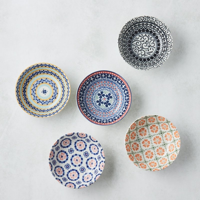 日本美浓烧 - 心花朵朵小钵组 (5件式) - 礼盒组(13.5cm) - 碗 - 瓷 多色