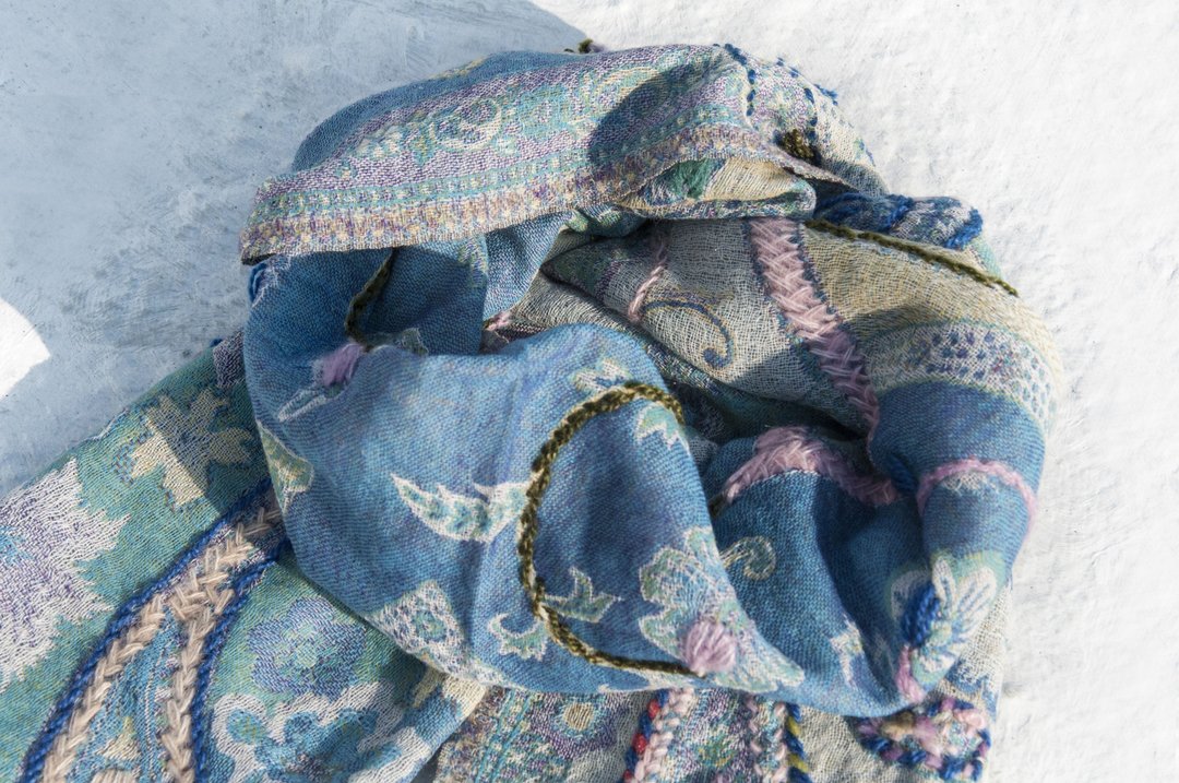 水煮羊毛披肩/针织围巾/刺绣围巾/羊绒披巾/喀什米尔Cashmere-花 - 围巾/披肩 - 羊毛 多色