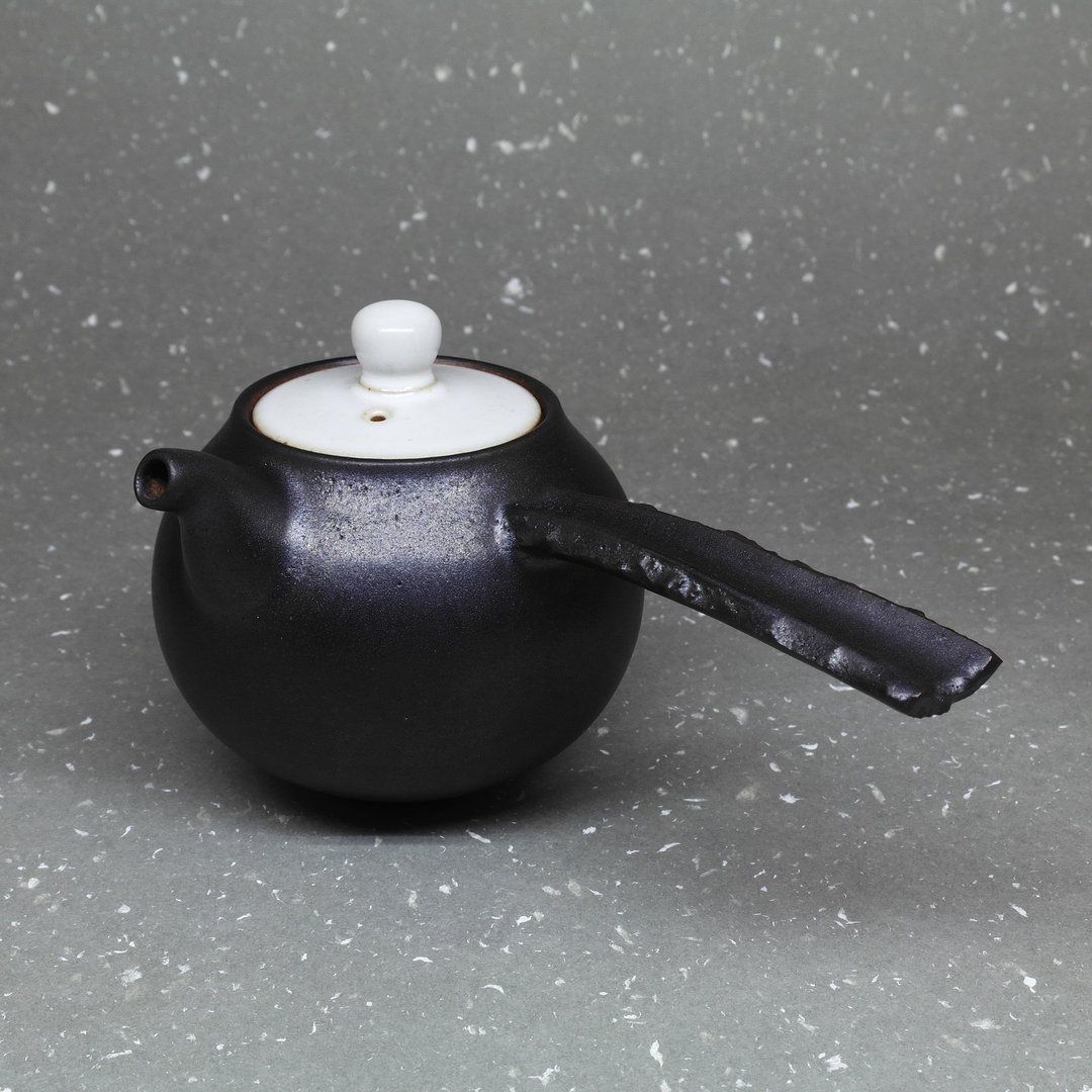玄寂 弯嘴 瓮形 侧把 茶壶 手作陶艺 茶道具 - 茶具/茶杯 - 陶 黑色