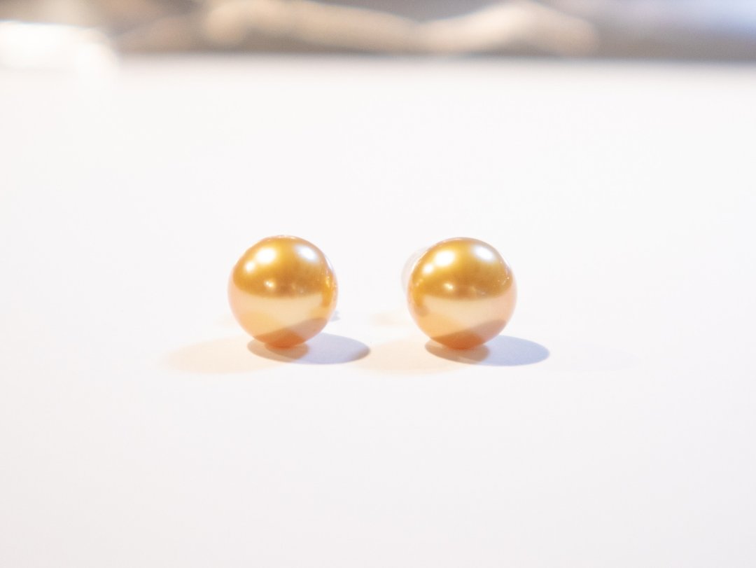 天然海水南洋金珍珠耳环 8.5-9mm18k 金 - 耳环/耳夹 - 珍珠 金色