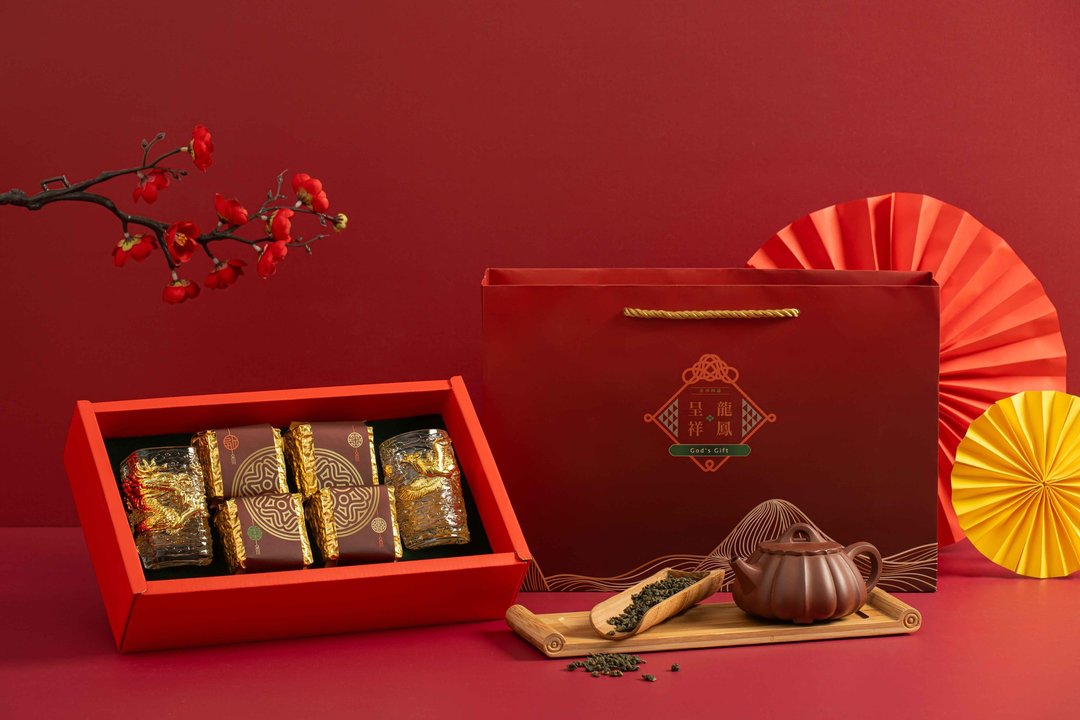 【吉品香2024新年茶礼盒】龙凤呈祥 - 茶 - 纸 红色