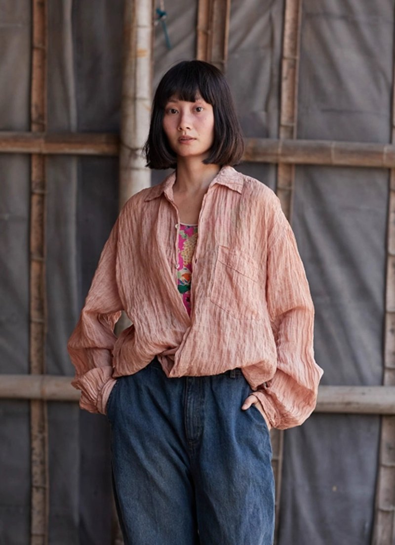 复古文青 苎麻植物染衬衫上衣 - 女装衬衫 - 其他材质 粉红色