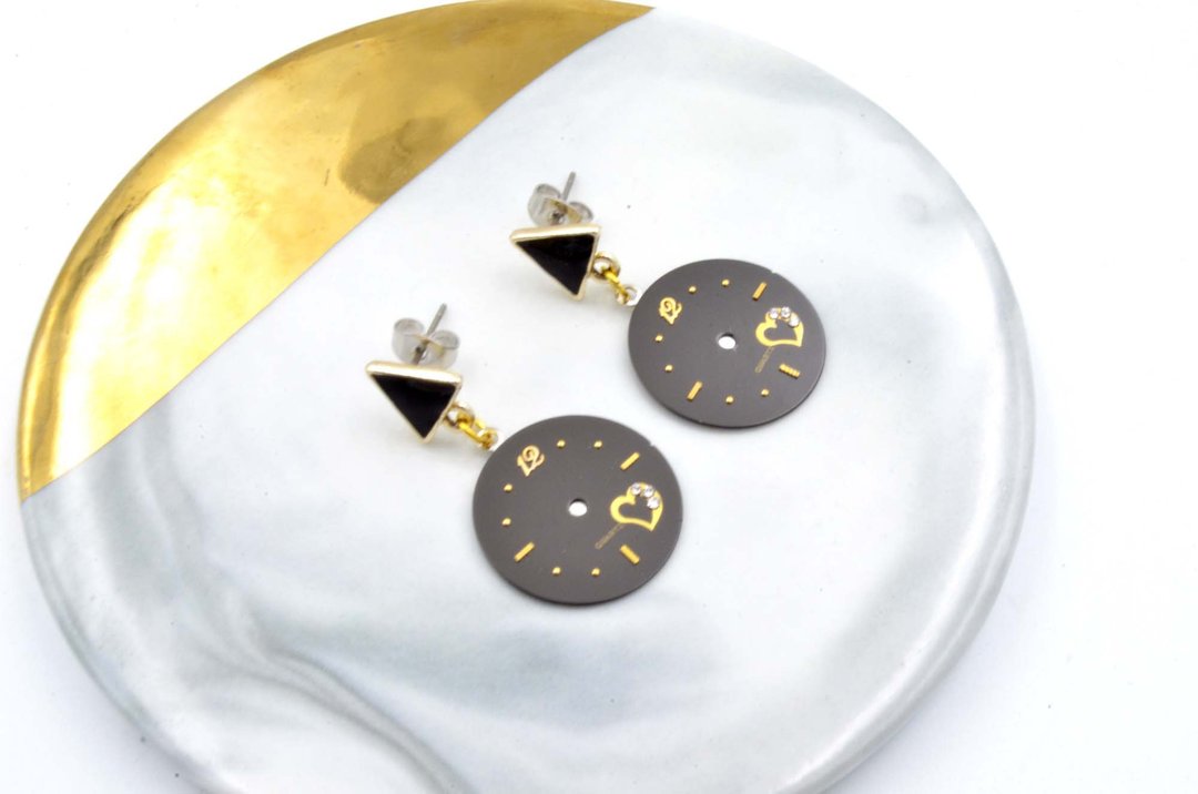 黑色古董表面耳环    Black Vintage Dial Earrings - 耳环/耳夹 - 其他金属 黑色