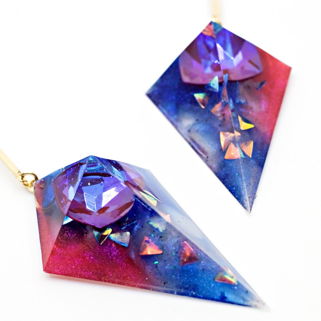 Sharp Pyramid Dangle Earrings (Magic Hour) - 耳环/耳夹 - 树脂 多色