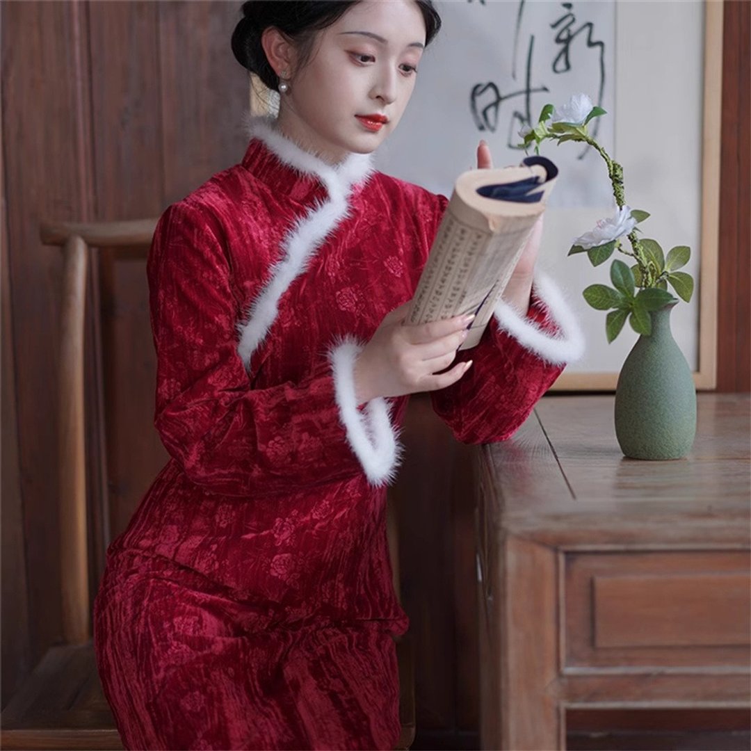 祈新歲 紅色改良旗袍 冬季加厚復古洋裝 婚禮禮服新年拜年連衣裙 - 旗袍 - 聚酯纤维 红色