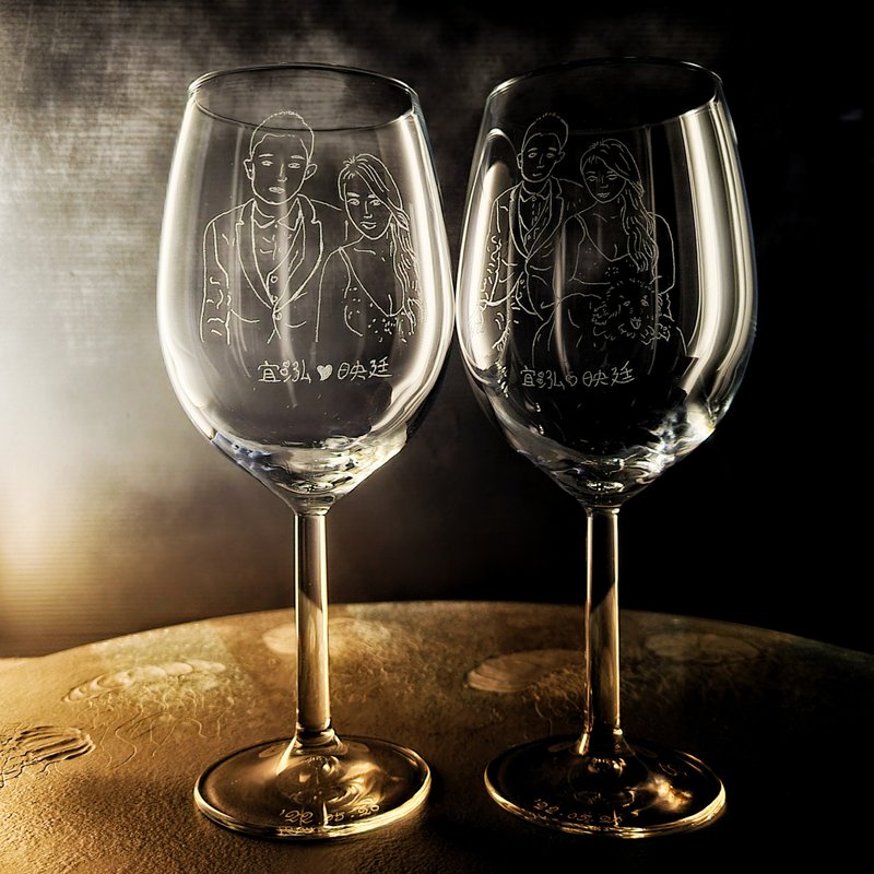 【新婚贺礼对杯】客定 手雕对杯In love系列 肖像/免费刻字 - 酒杯/酒器 - 玻璃 透明