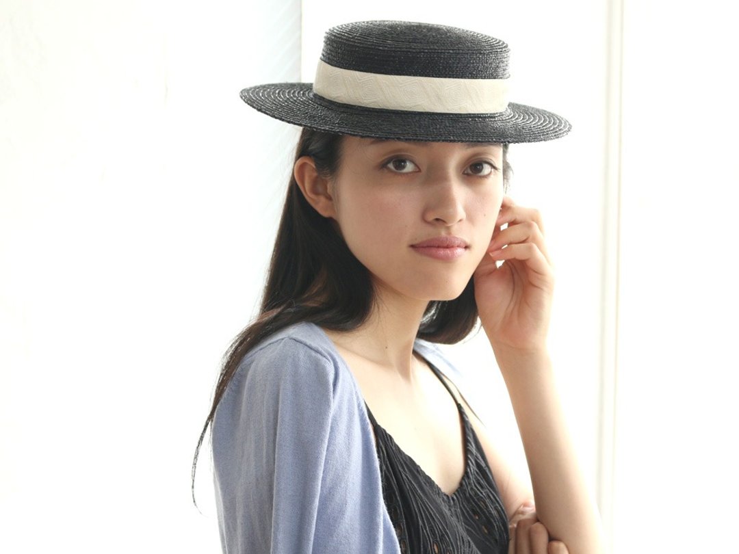 Black Straw Boater Hat "Black Vivien" - 帽子 - 其他材质 黑色