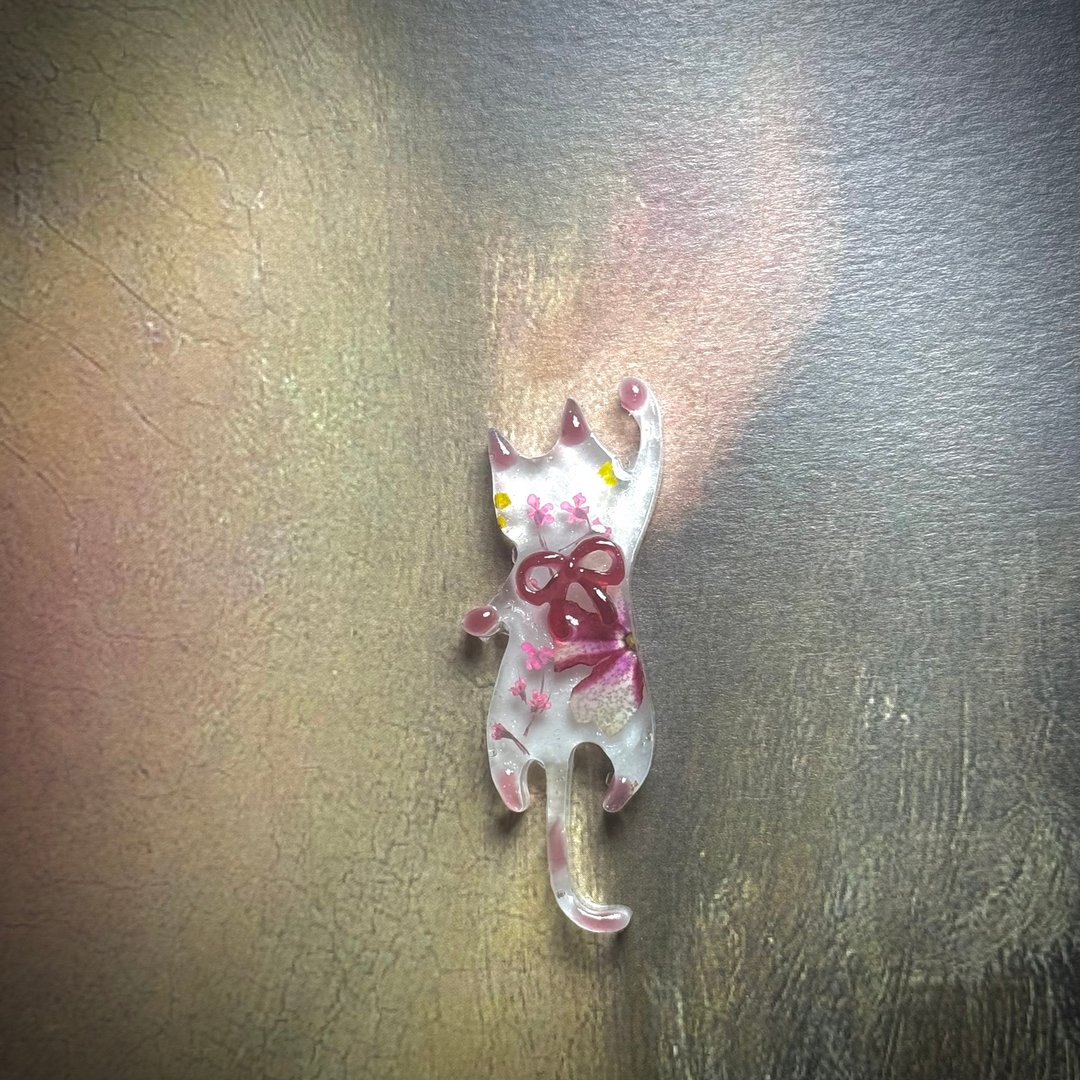 猫咪系列 - 小猫与花树脂耳环 - 耳环/耳夹 - 树脂 红色