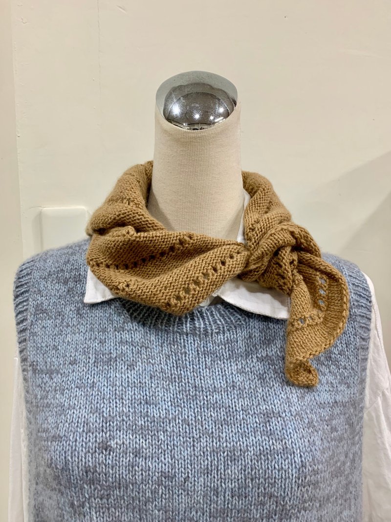 小三角围巾、领巾。小麦色。意大利品牌100%克什米尔毛线 - 围巾/披肩 - 羊毛 