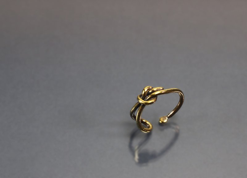 线条系列-绑结黄铜戒 - 戒指 - 铜/黄铜 紫色