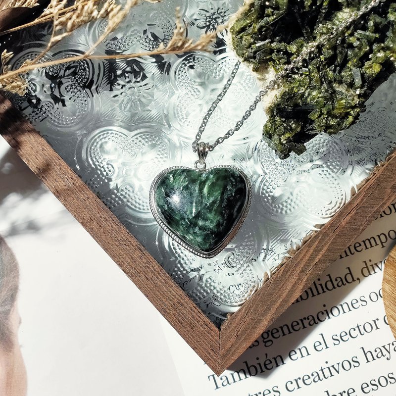 挚爱 925银绿龙晶爱心钛钢项链 - 项链 - 水晶 绿色