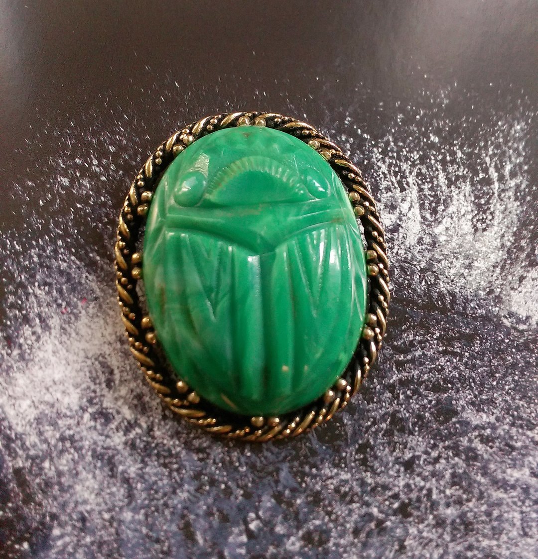 圣甲虫 绿色 麻花框别针。西洋古董饰品 - 徽章/别针 - 其他金属 金色