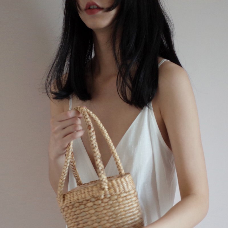 丝光细肩洋装 瓷白色 - 洋装/连衣裙 - 棉．麻 白色