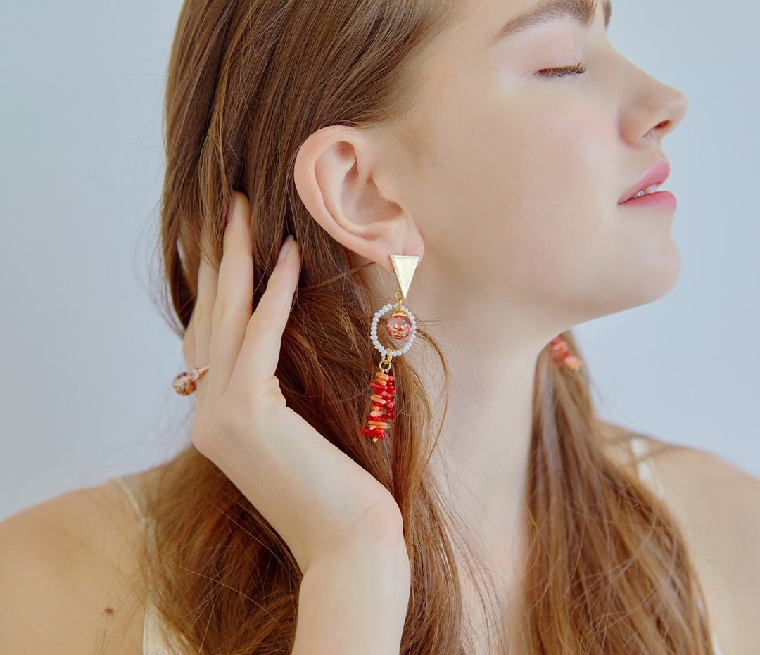 Coral Snowbal Earrings - 耳环/耳夹 - 玻璃 