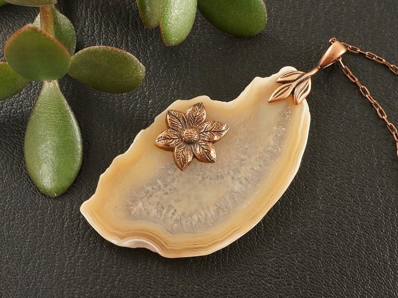Beige Agate Slice Slab Geode Copper Flower Floral Pendant Necklace Jewelry Gift - 项链 - 半宝石 咖啡色