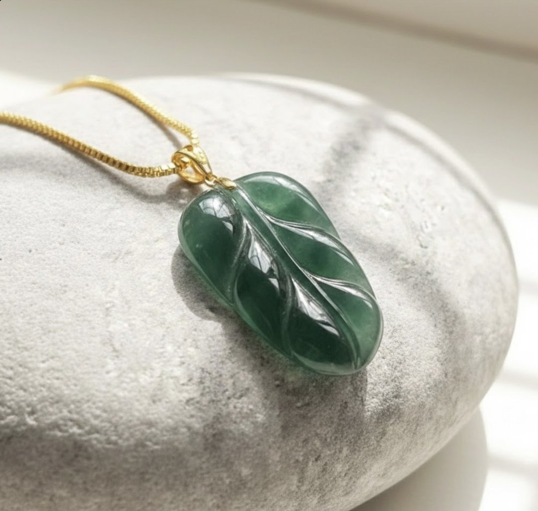 冰种飘花翡翠叶子项链 18K 金坠头 | 天然缅甸玉翡翠 A 货 | 送礼 - 项链 - 玉石 绿色