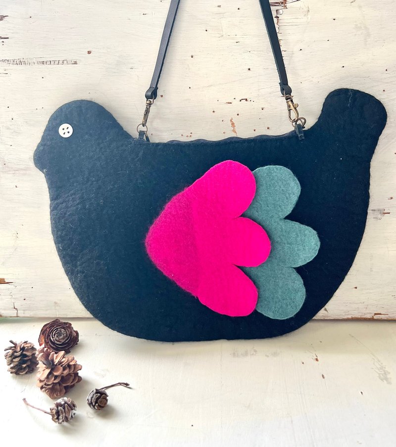 缤纷动物小包 绣眼鸟与黑色 - 化妆包/杂物包 - 羊毛 黑色