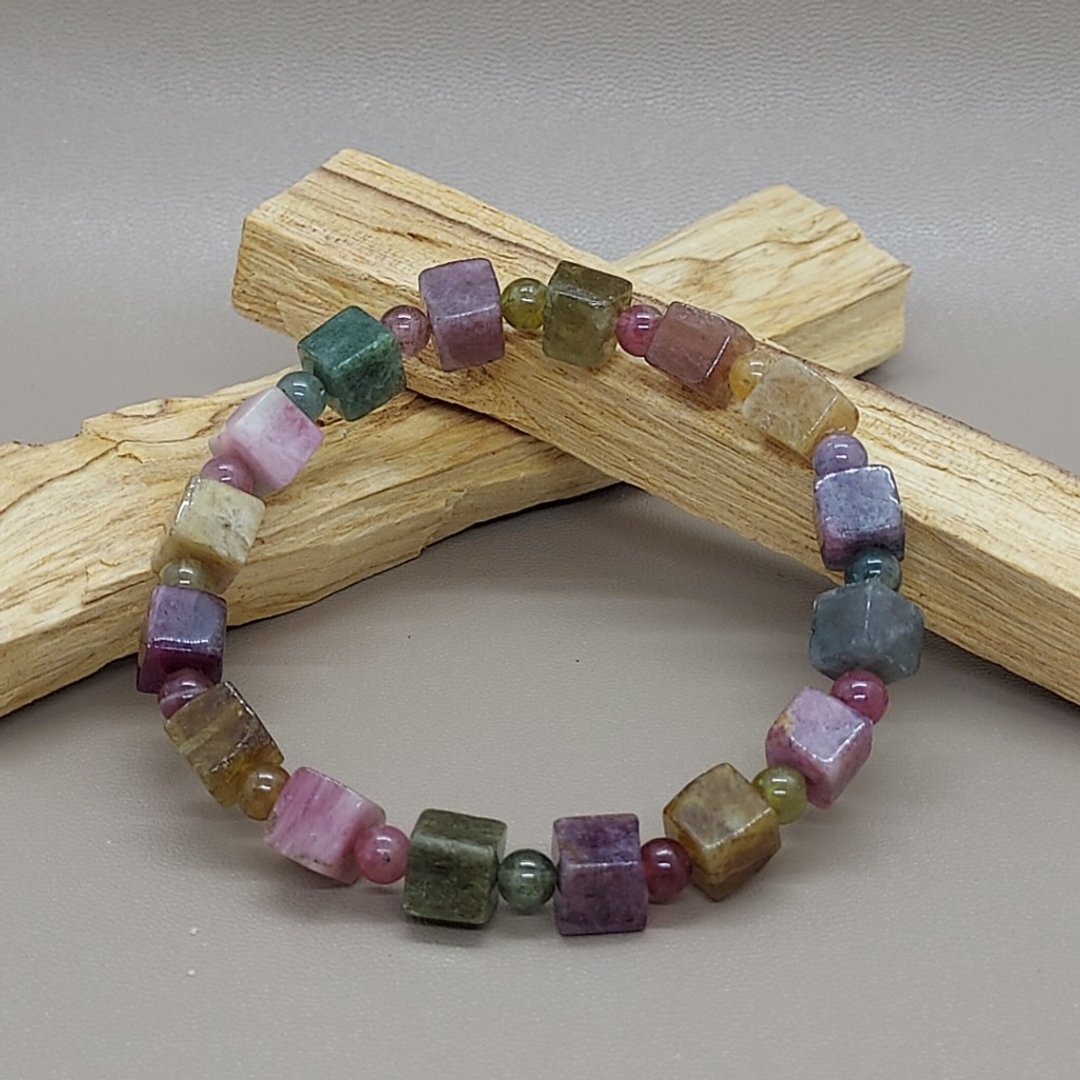 Tourmaline 碧玺方粒配元珠 - 招财 长寿 健康 人缘 - 手链/手环 - 半宝石 
