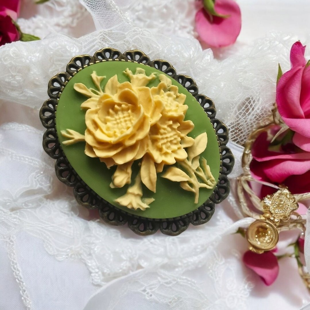 Cameo Brooch #10 浮雕胸针 花束 花朵 - 胸针 - 塑料 绿色