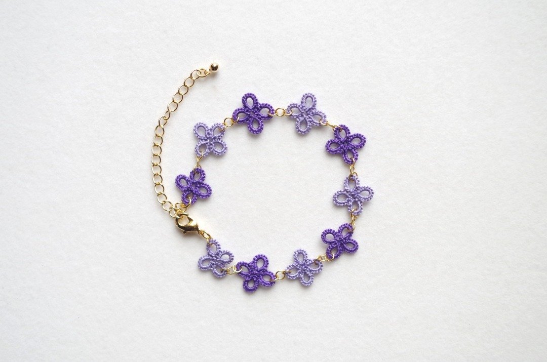 Tatting lace floret bracelet, bellflower - 手链/手环 - 棉 紫色