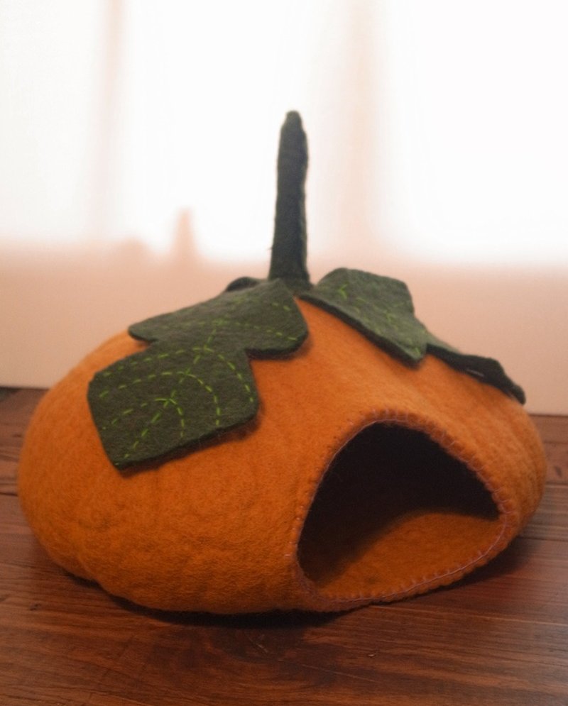 【乐拍子】羊毛毡 躲猫猫睡窝 猫睡垫 猫床 猫窝 猫用品 猫玩具Hand made in Nepal（南瓜） - 床垫/笼子 - 羊毛 橘色