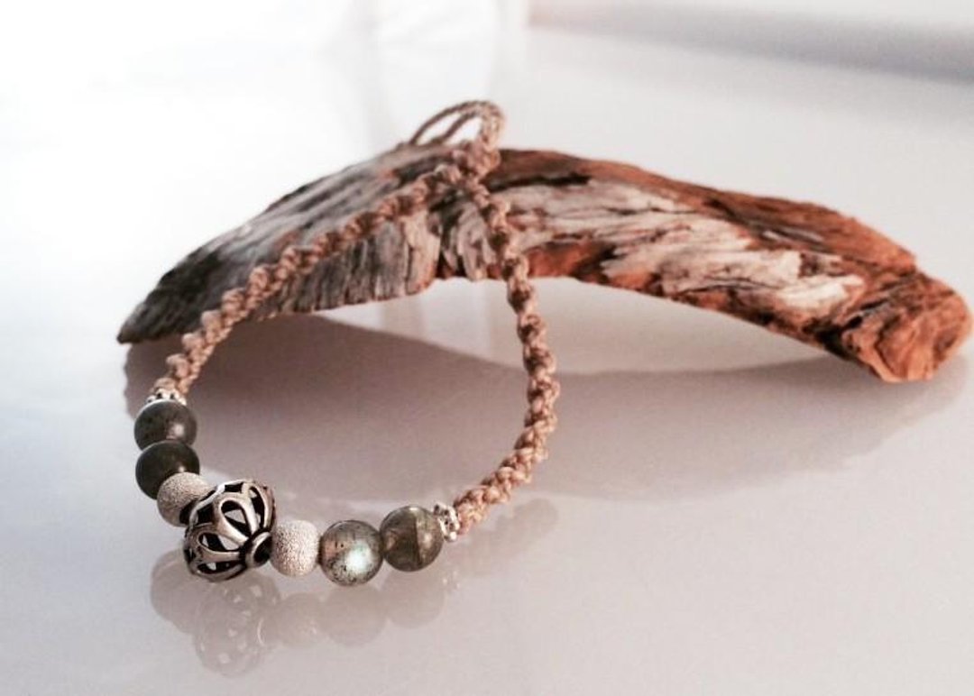 Labradorite ◇ SV ◇ Macrame bracelet - 手链/手环 - 其他金属 蓝色