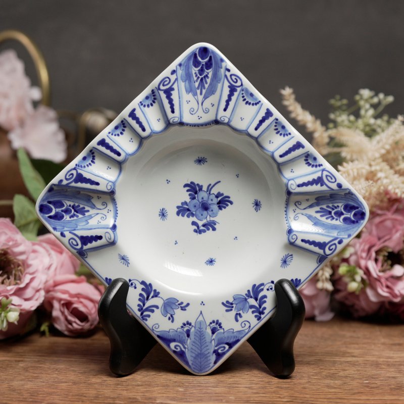 荷兰着名代尔夫特蓝陶厂De Porceleyne Fles手绘花卉落款 烟灰缸 - 摆饰 - 陶 蓝色