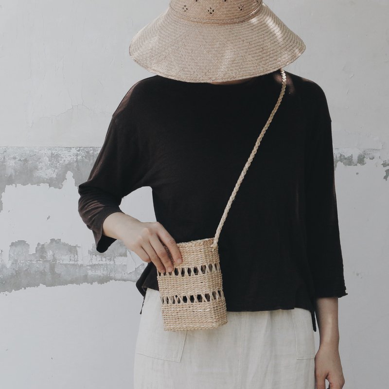 9 月・台湾手蔺・蔺编随身侧背小包 - 编织/羊毛毡/布艺 - 植物．花 