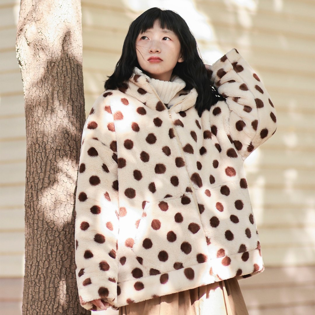 米黄底棕色波点 连帽拉链毛绒绒棉服外套 - 女装上衣 - 羊毛 黄色